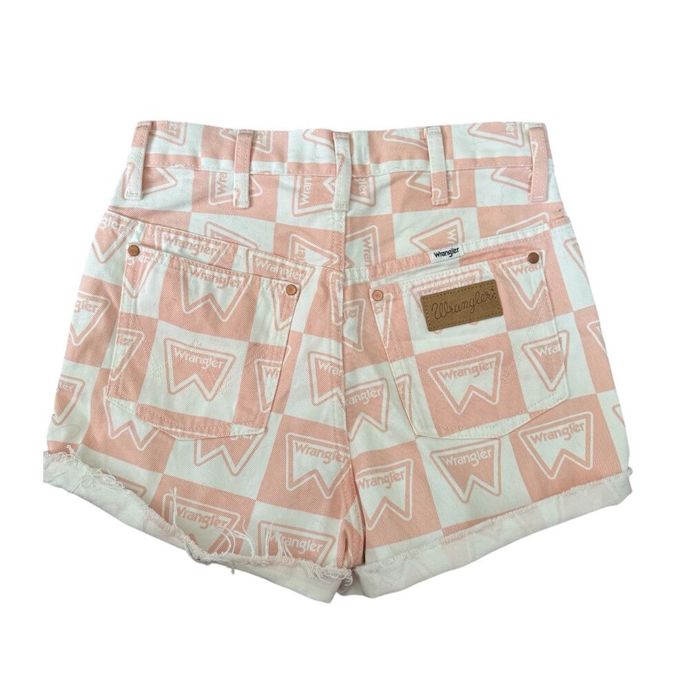 Pink/White wrangler logo cut-off shorts sz W27